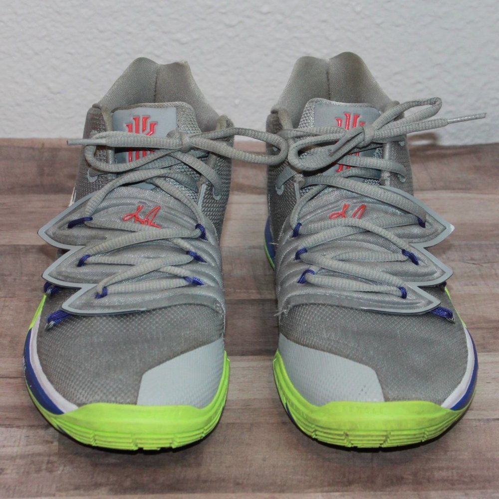 Nike Boys Kyrie 5 Wolf AQ2456-099 Grey Lime Blast Basketball Sneakers Size 6 Y - Picture 1 of 12